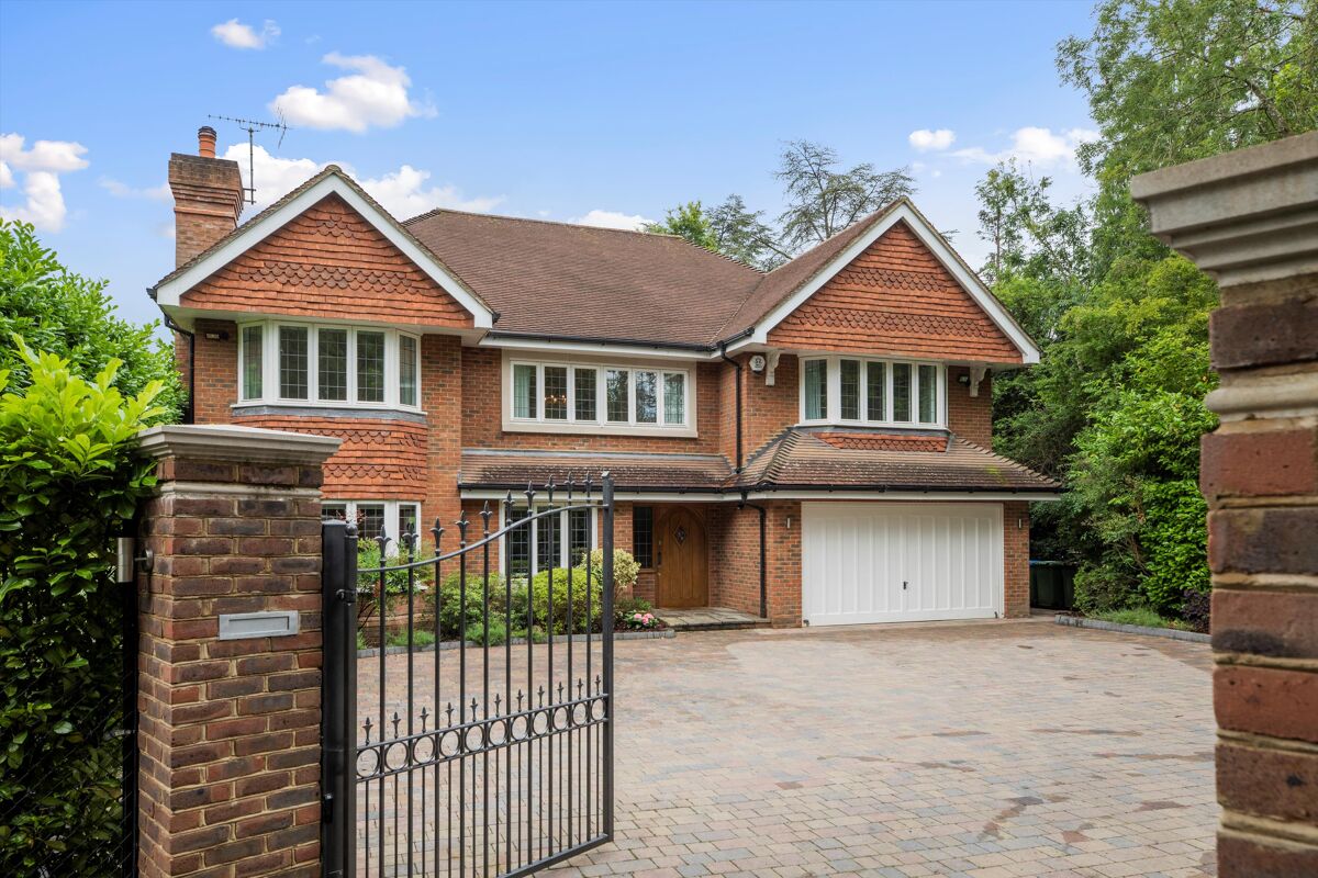 house for sale in Fairoak Lane, Oxshott, Leatherhead, Surrey, KT22
