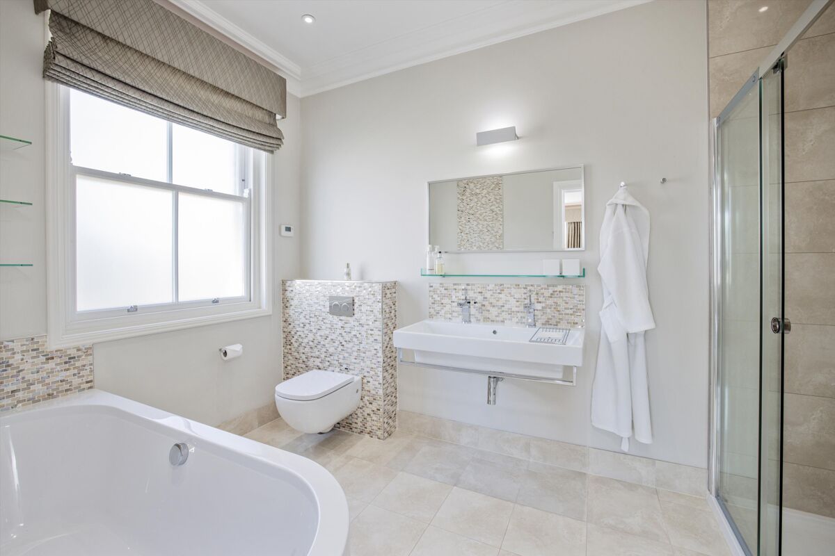 house for sale in Leys Road, Oxshott, Surrey, KT22 CBM012104965