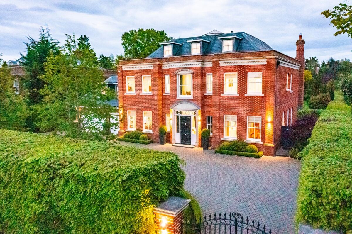 house for sale in Leys Road, Oxshott, Surrey, KT22 CBM012104965