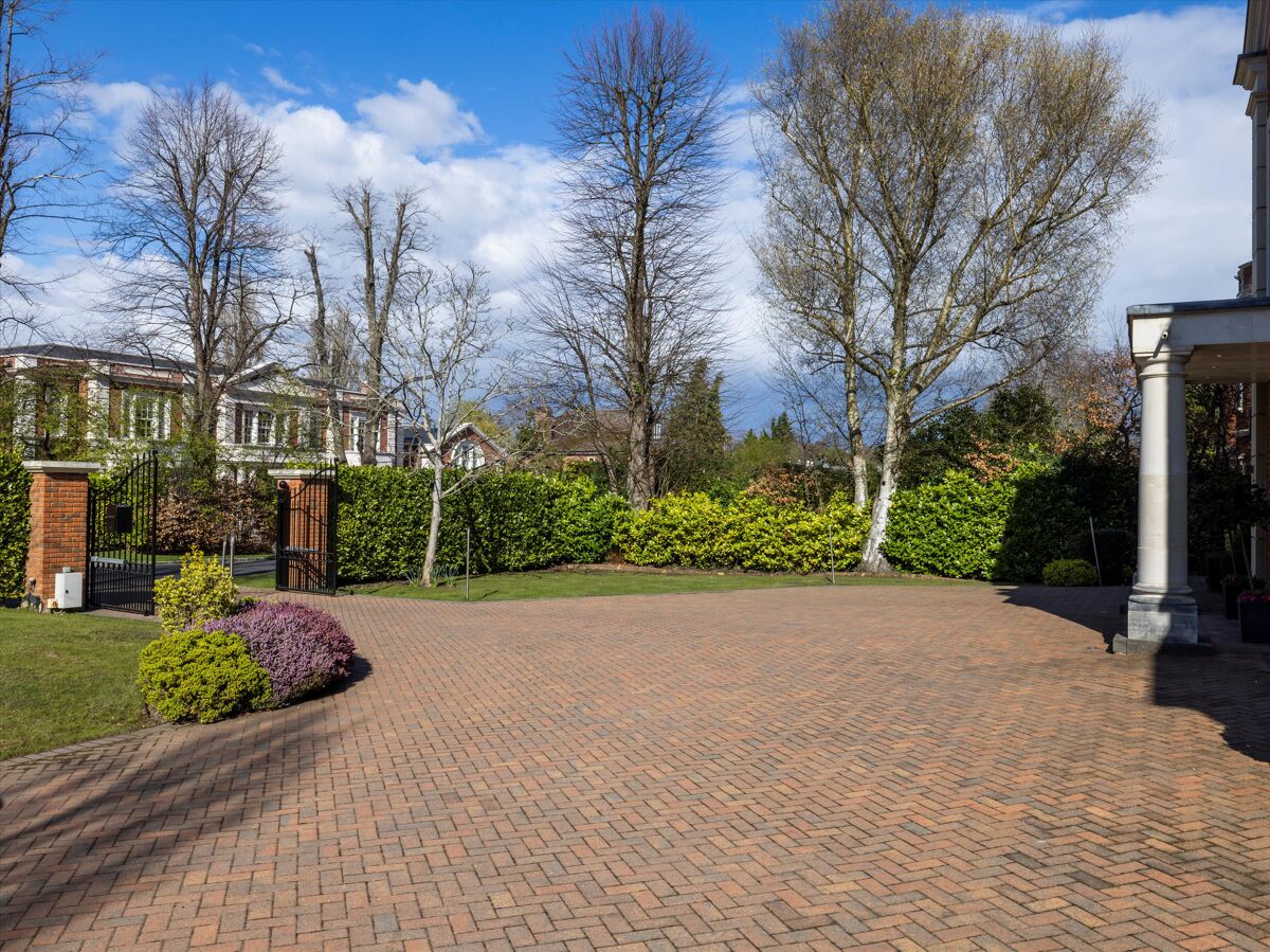 house for sale in Leys Road, Oxshott, Surrey, KT22 CBM012120577