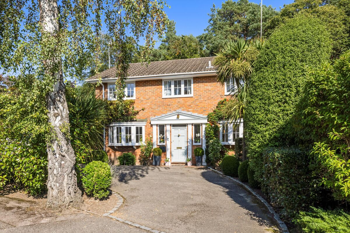 house for sale in Birch Vale, Cobham, Surrey, KT11 CBM012144748