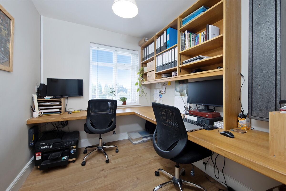 house for sale in Kennel Lane, Fetcham, Leatherhead, Surrey, KT22