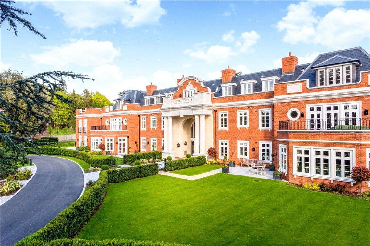 flat for sale in Park Hill Drive, Cobham, Surrey, KT11 CBM012154317