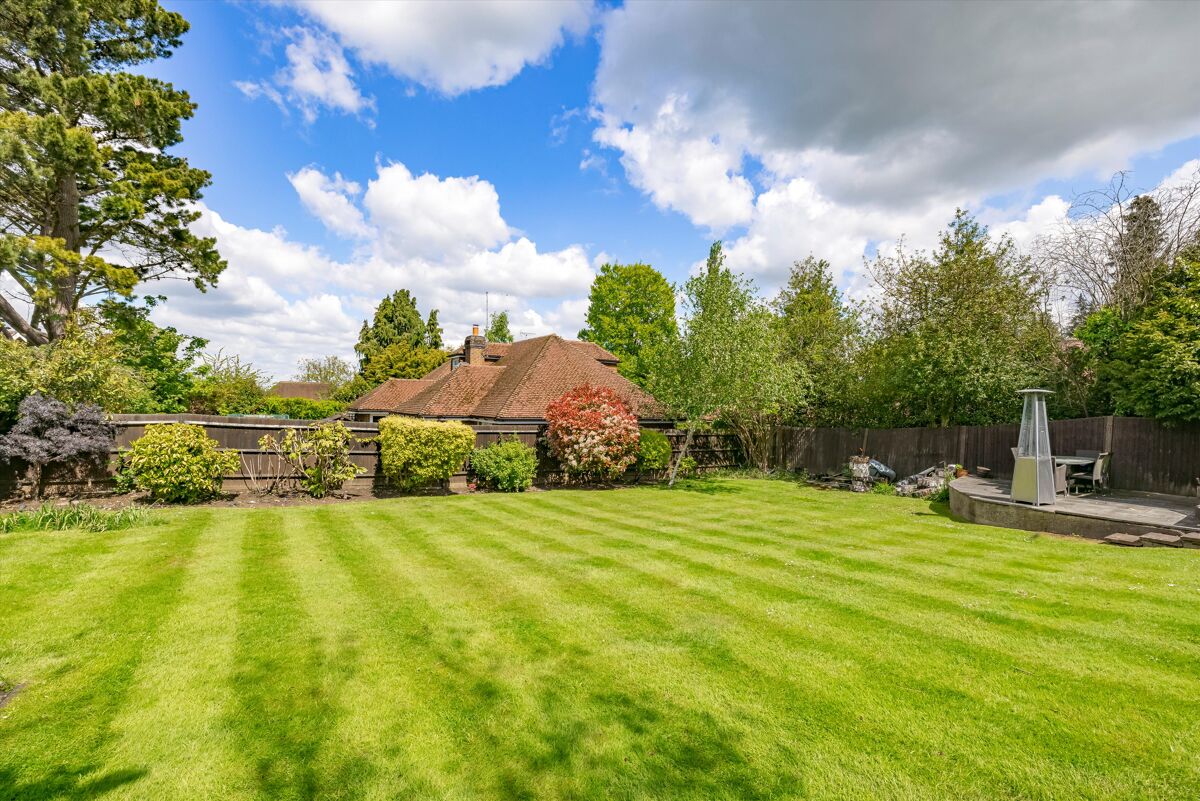 house for sale in Guildford Road, Fetcham, Leatherhead, Surrey, KT22