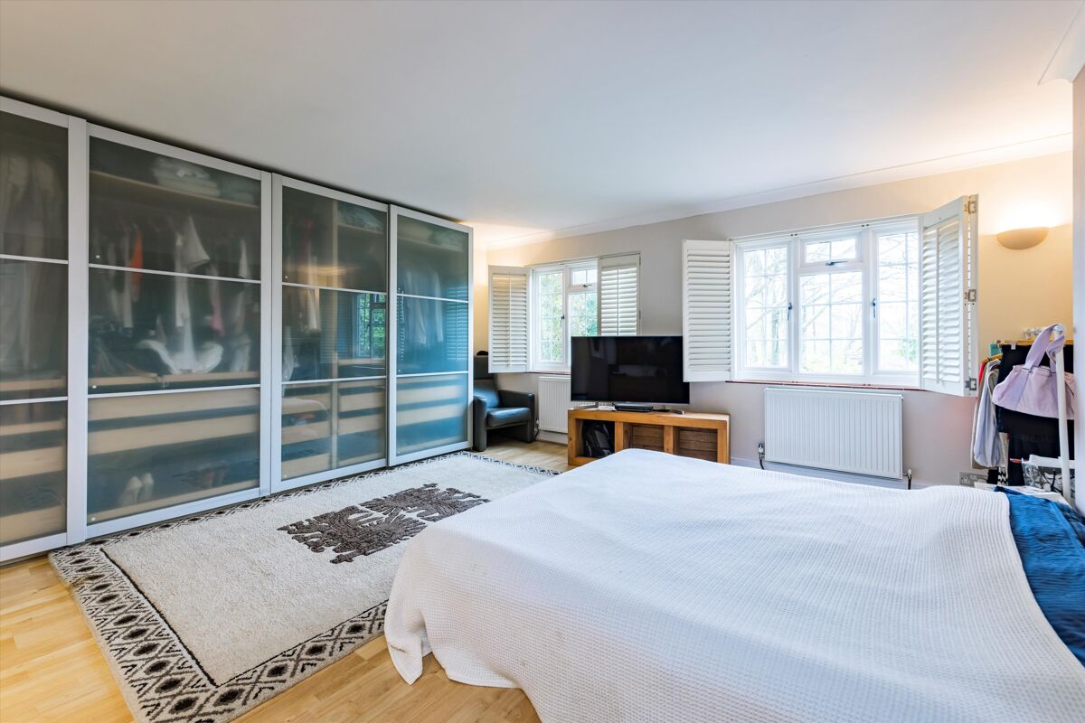 house for sale in Guildford Road, Fetcham, Leatherhead, Surrey, KT22