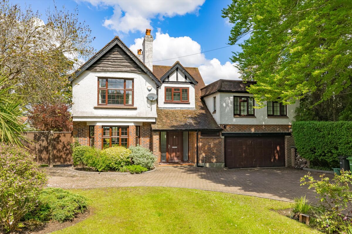 house for sale in Guildford Road, Fetcham, Leatherhead, Surrey, KT22