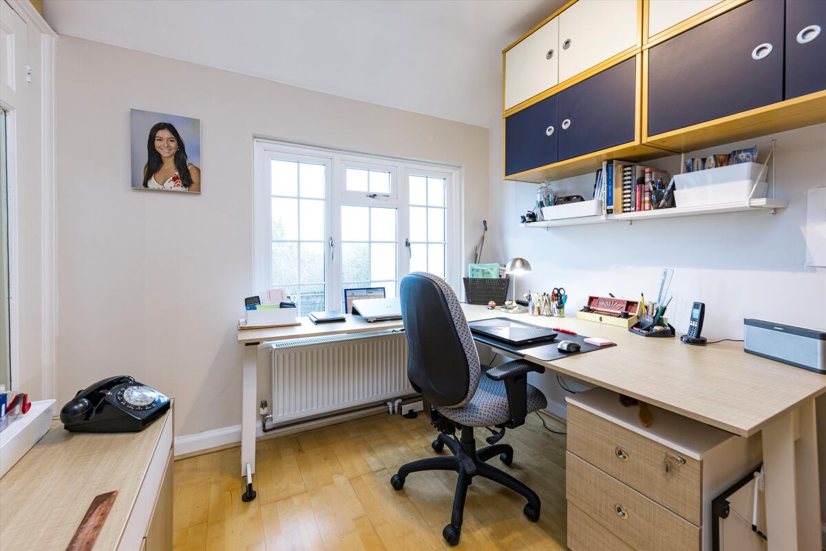 house for sale in Guildford Road, Fetcham, Leatherhead, Surrey, KT22