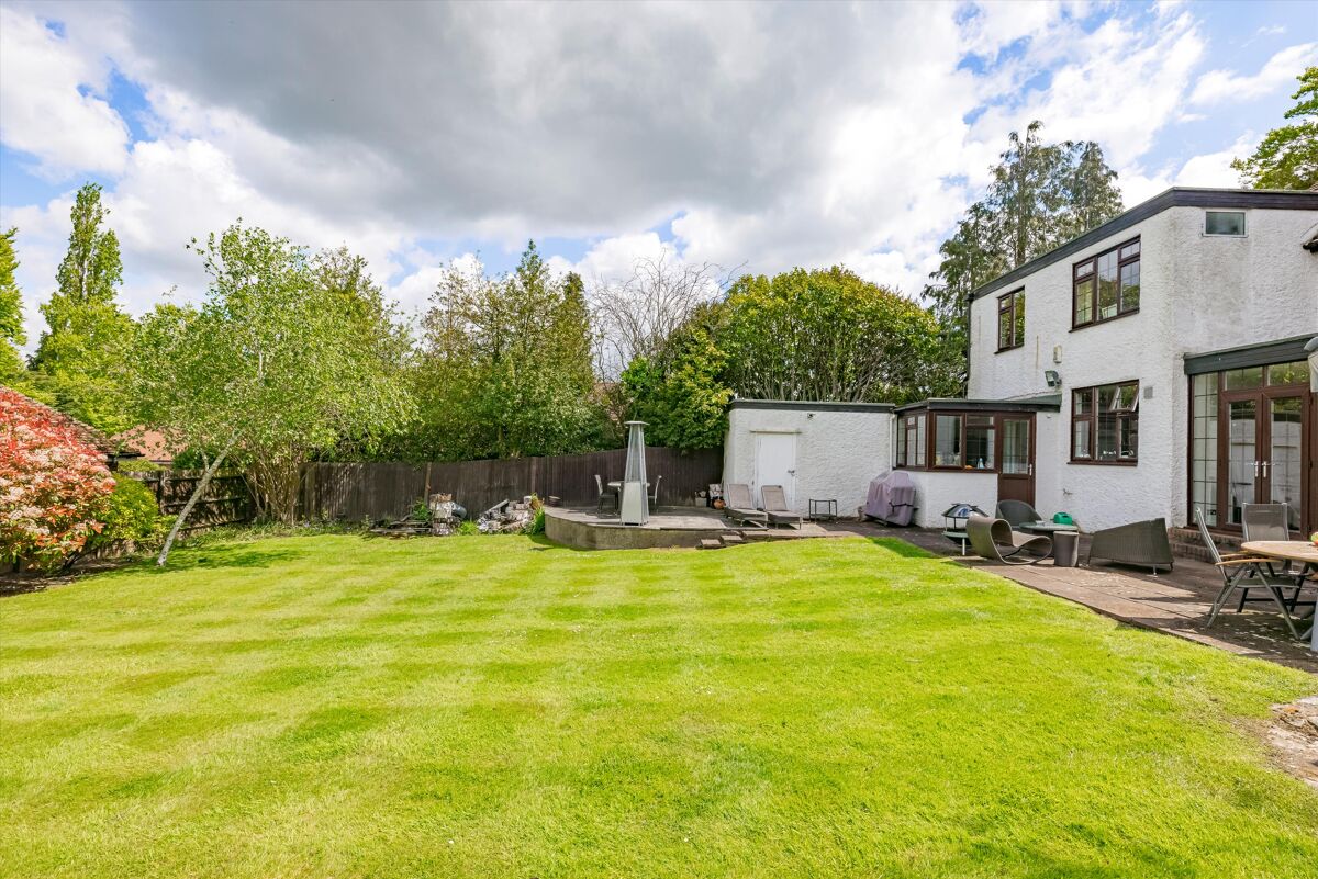 house for sale in Guildford Road, Fetcham, Leatherhead, Surrey, KT22