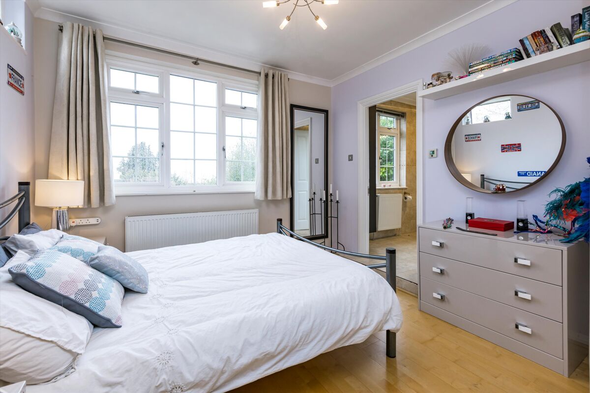 house for sale in Guildford Road, Fetcham, Leatherhead, Surrey, KT22