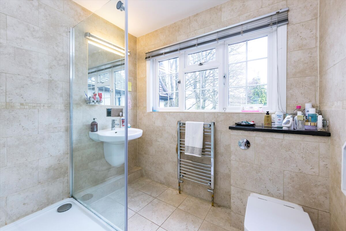 house for sale in Guildford Road, Fetcham, Leatherhead, Surrey, KT22