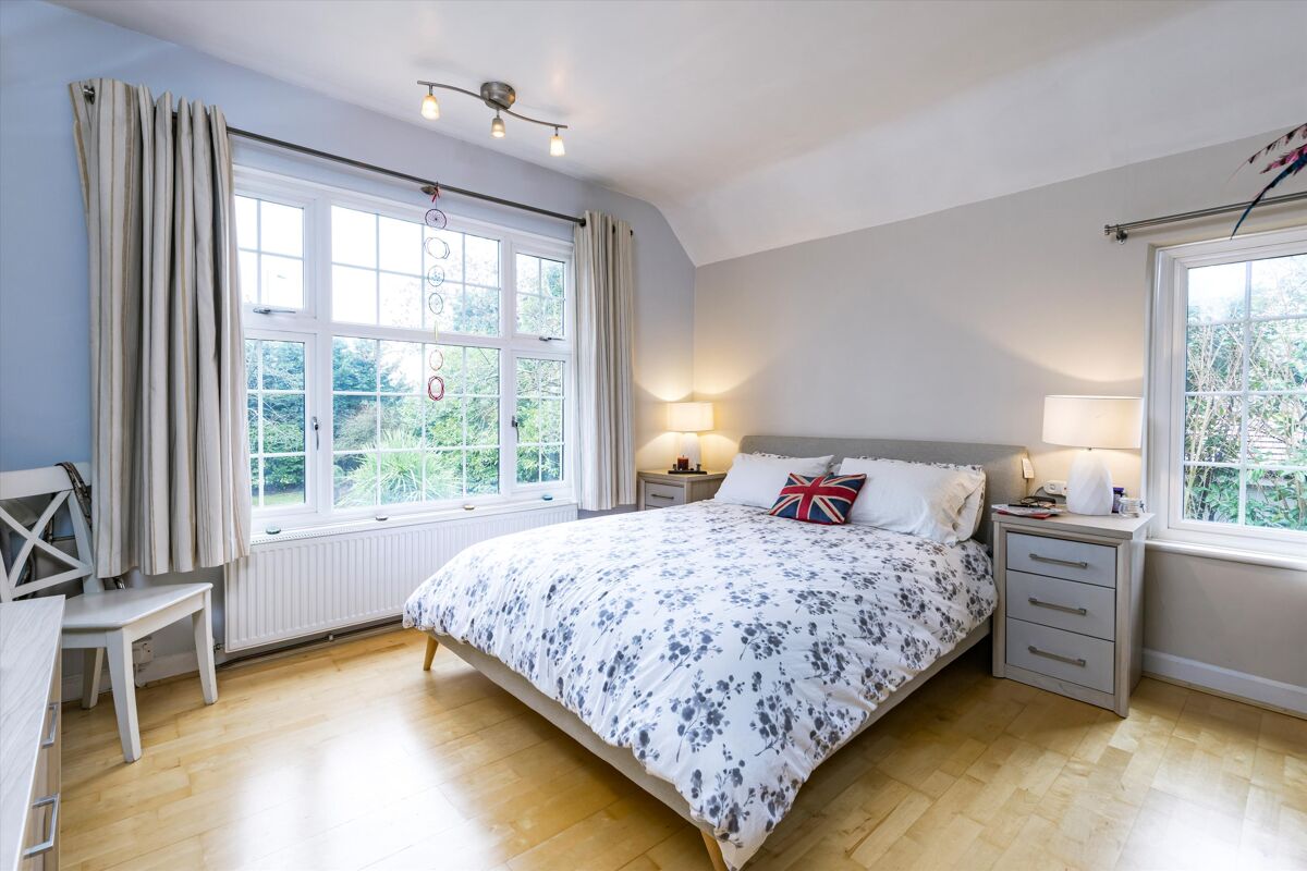 house for sale in Guildford Road, Fetcham, Leatherhead, Surrey, KT22