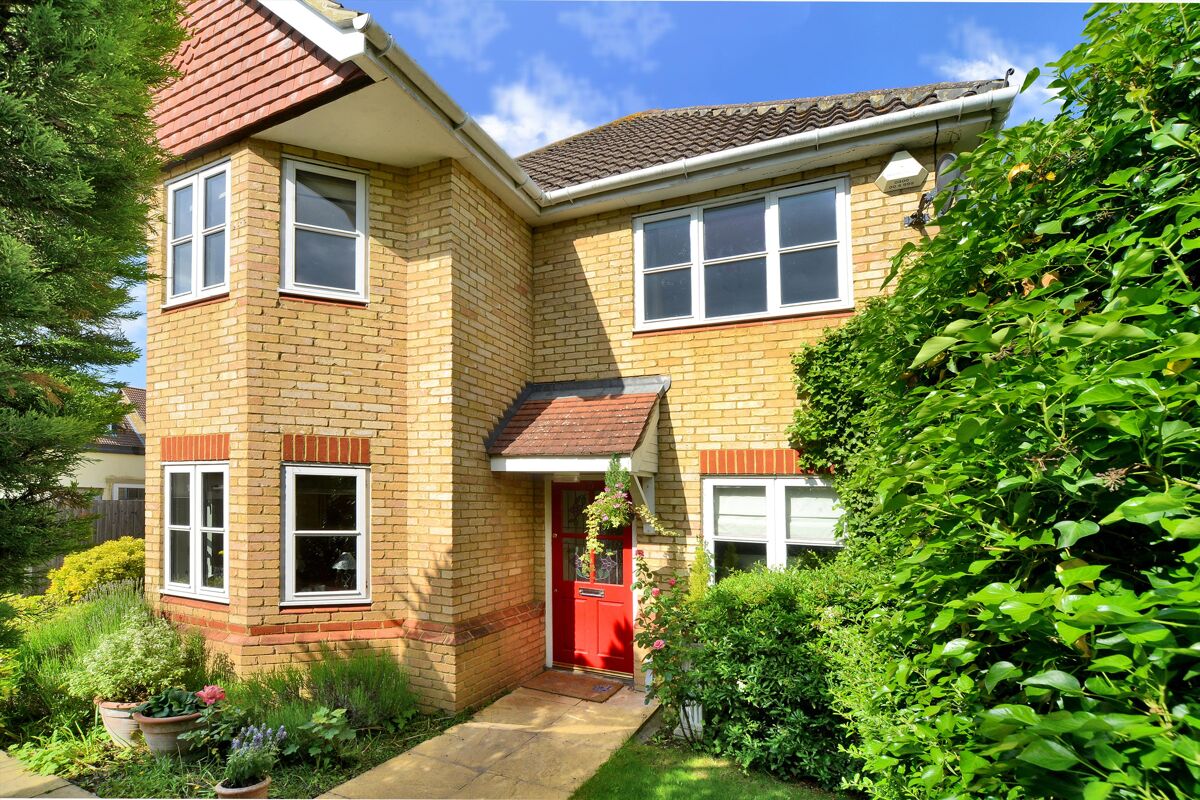 house for sale in Litchfield Gardens, Cobham, Surrey, KT11