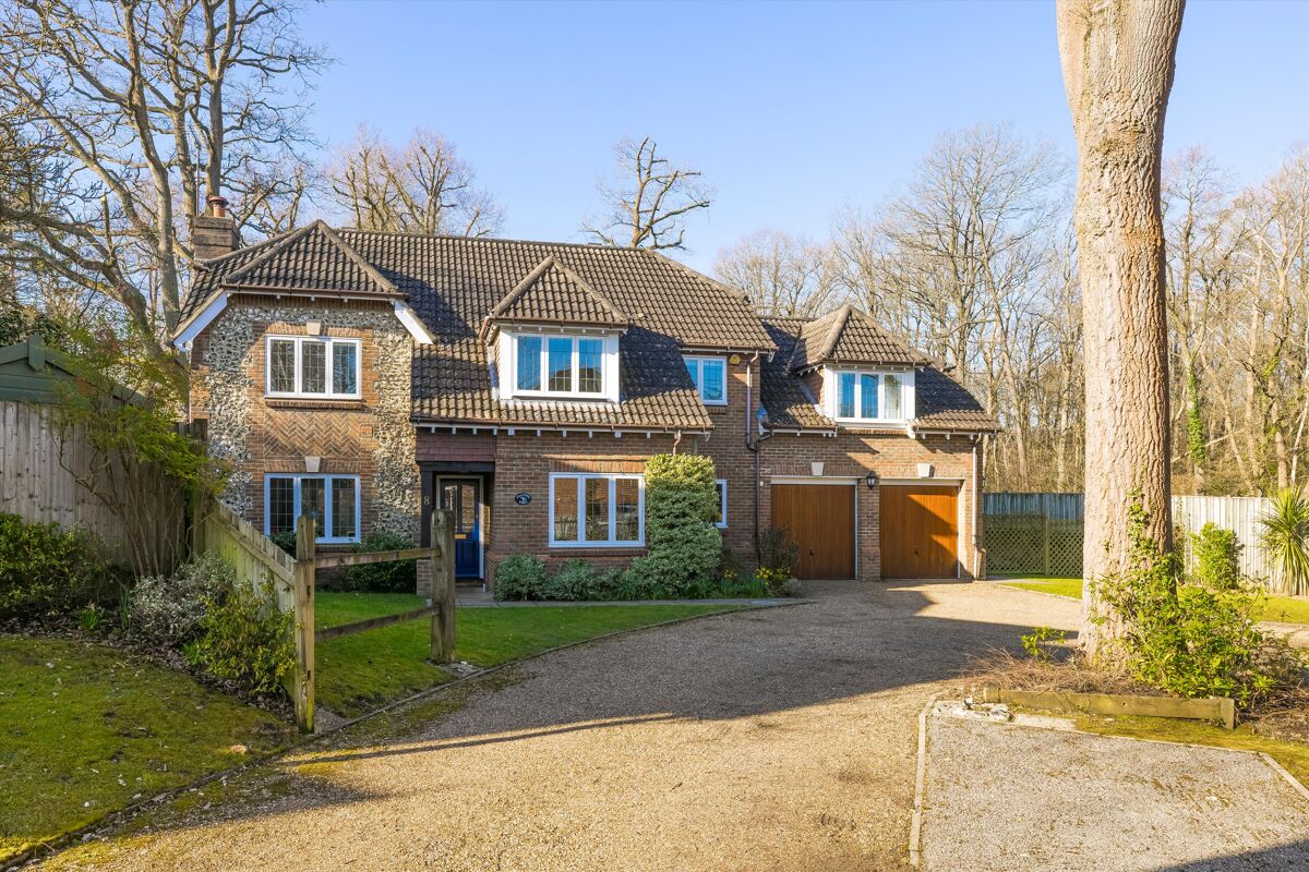 house for sale in Falconwood, East Horsley, Leatherhead, Surrey, KT24