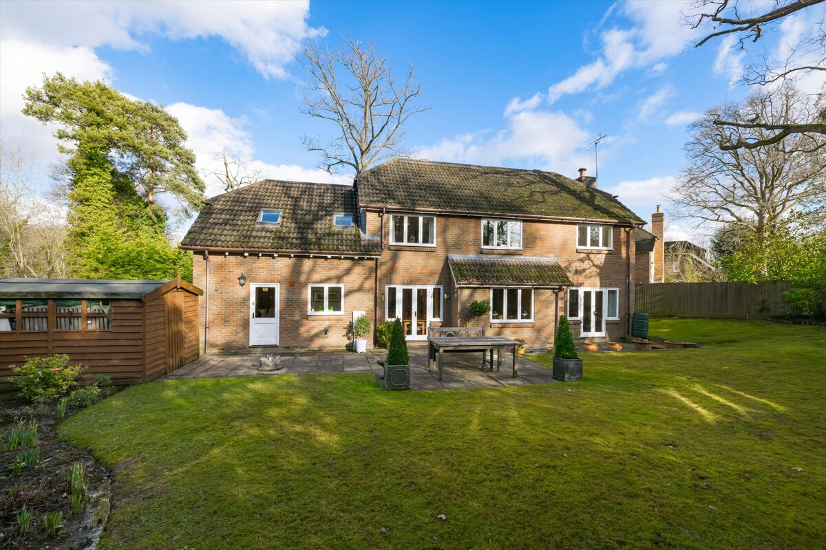 house for sale in Falconwood, East Horsley, Leatherhead, Surrey, KT24