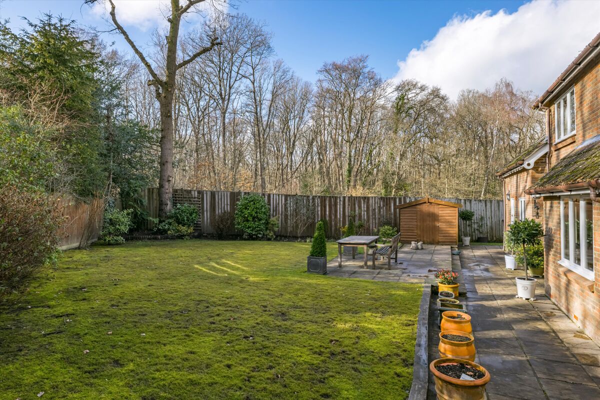 house for sale in Falconwood, East Horsley, Leatherhead, Surrey, KT24