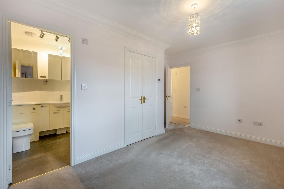 6 Beechwood Lane is a recently updated townhouse with