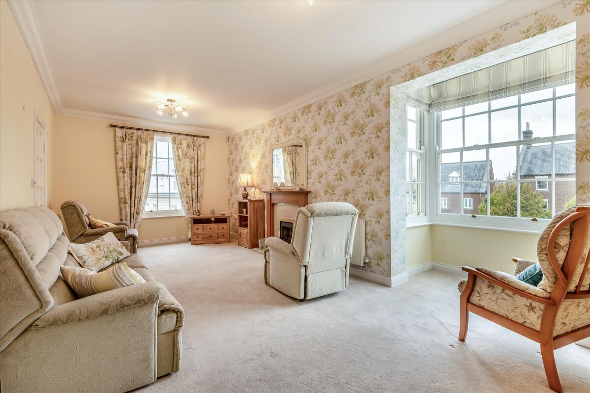 6 Beechwood Lane is a recently updated Georgian-style townhouse with ...