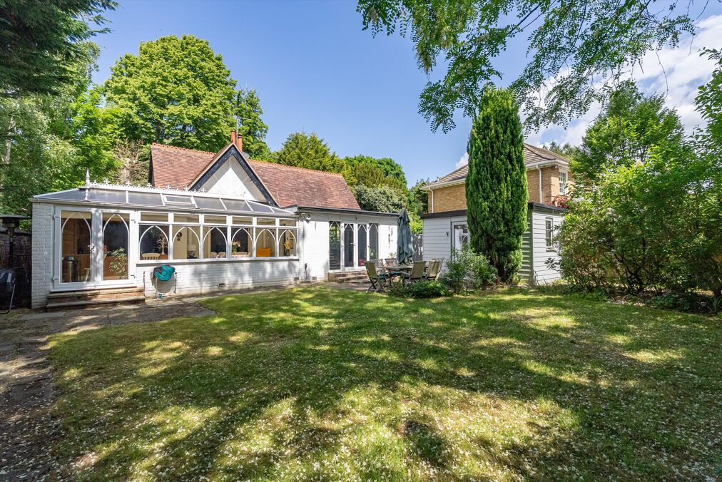 Image of Portsmouth Road, Cobham, Surrey, KT11