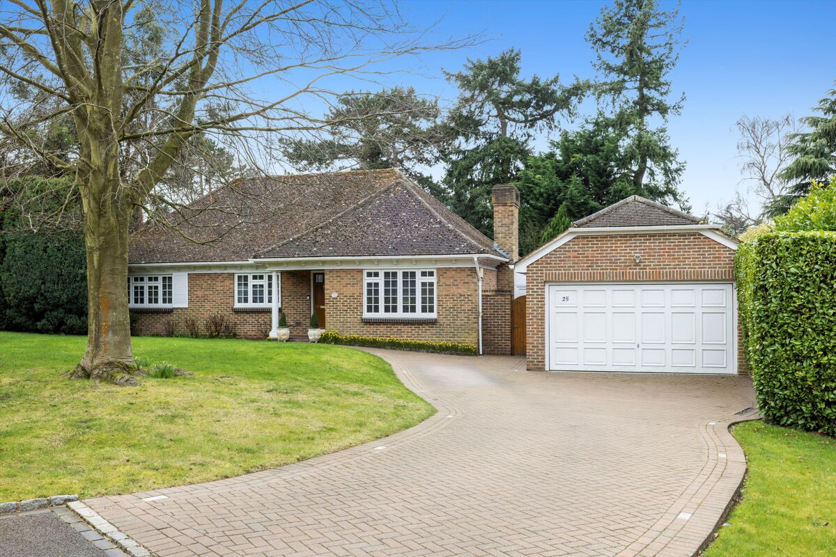 bungalow for sale in Burleigh Park, Cobham, Surrey, KT11 CBM012236538