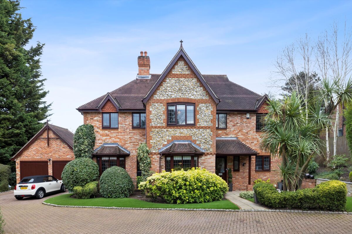 house for sale in Sandy Drive, Cobham, Surrey, KT11 CBM012247012