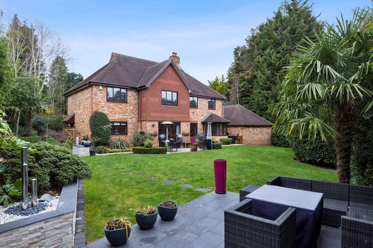 house for sale in Sandy Drive, Cobham, Surrey, KT11 CBM012247012