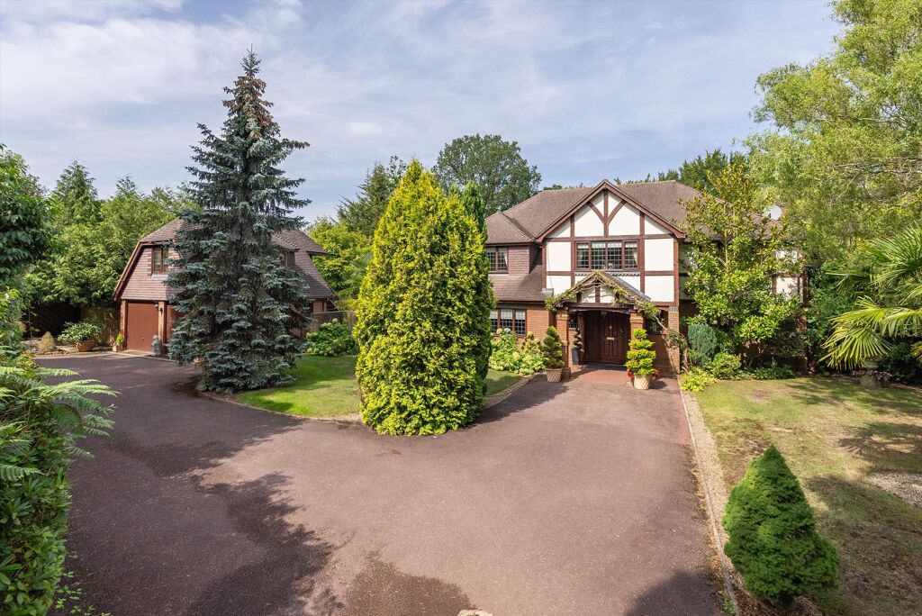 Image of Fairoak Lane, Oxshott, Leatherhead, Surrey, KT22.