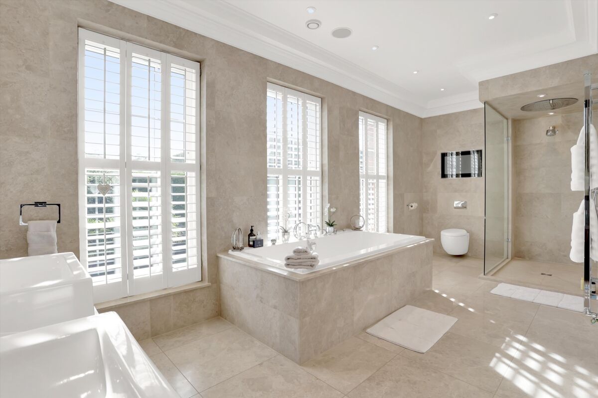 house for sale in Birds Hill Drive, Oxshott, Leatherhead, Surrey, KT22