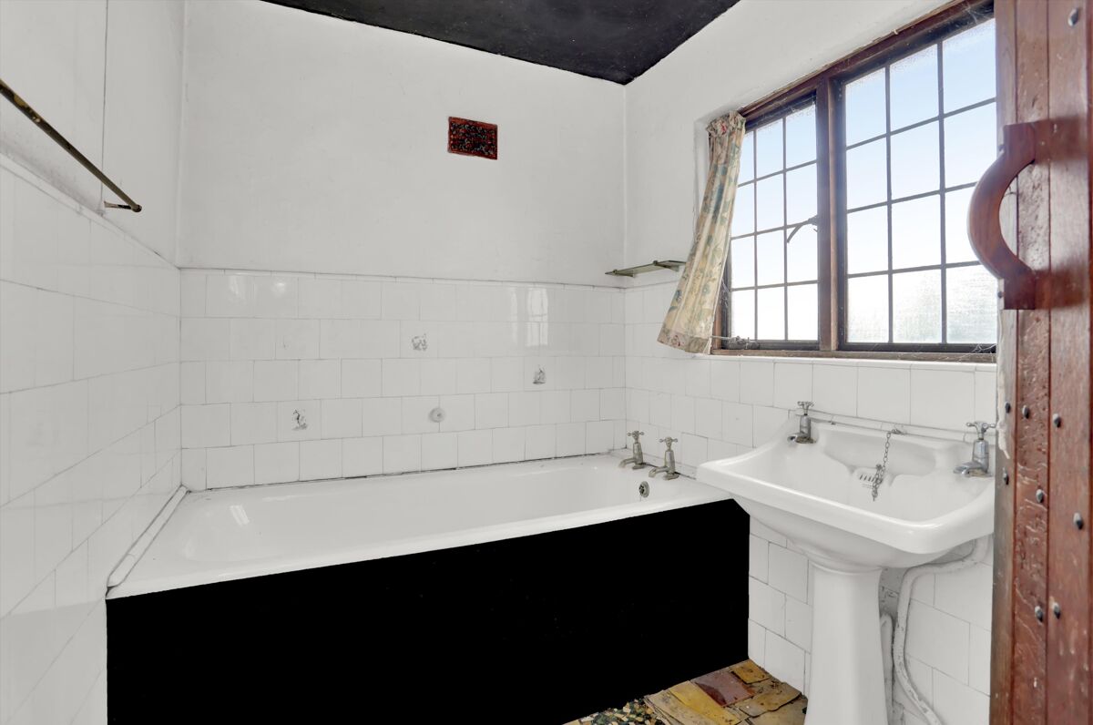 house for sale in Lower Farm Road, Effingham, KT24 CBM012299684