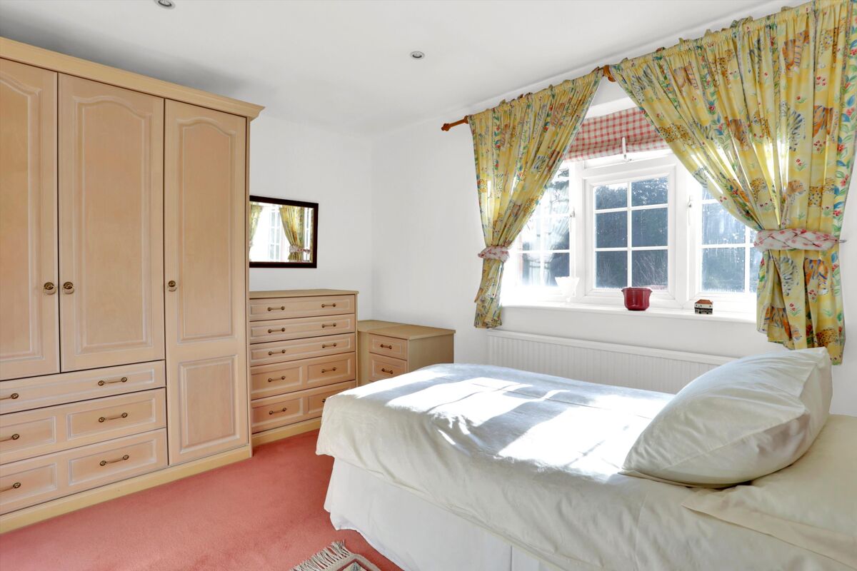 house for sale in Pine Walk, Cobham, Surrey, KT11 CBM012336593