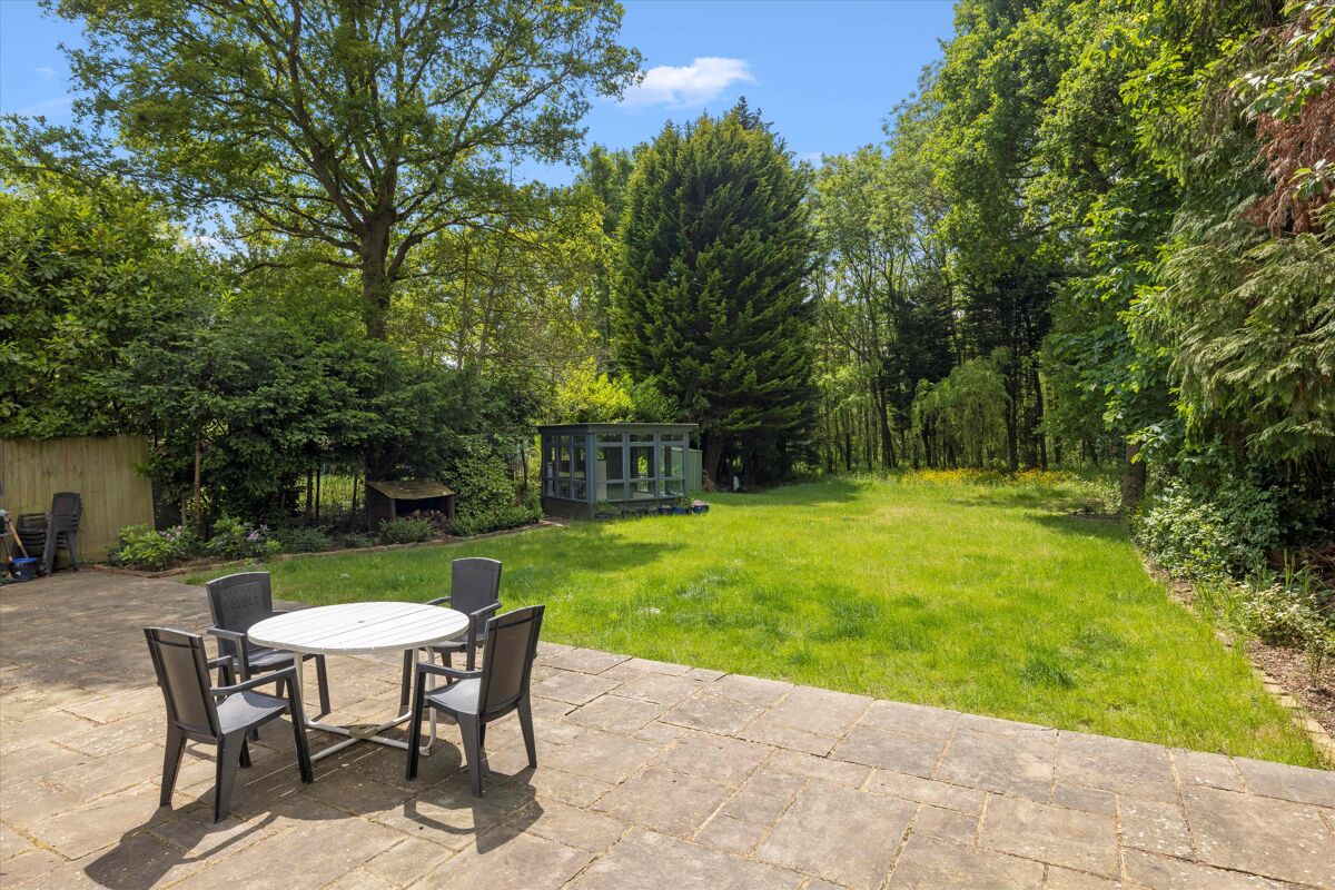 house for sale in Leatherhead Road, Oxshott, Leatherhead, Surrey, KT22