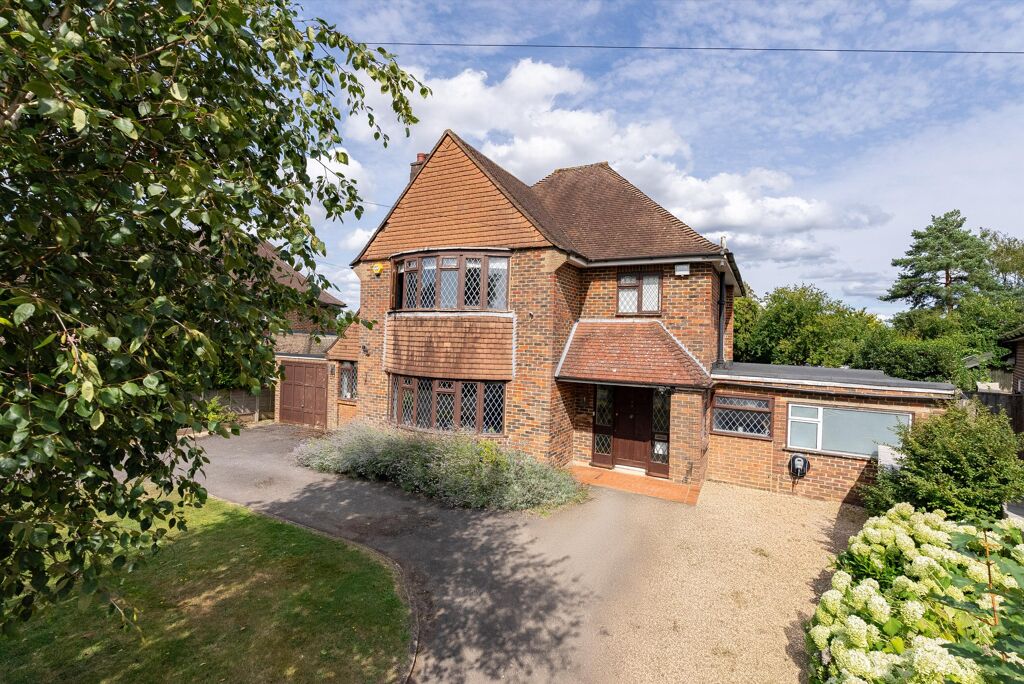 Image of Tudor Close, Great Bookham, Leatherhead, Surrey, KT23.