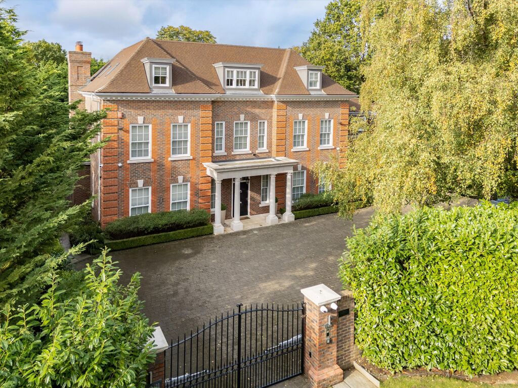 Image of Eaton Park, Cobham, Surrey, KT11