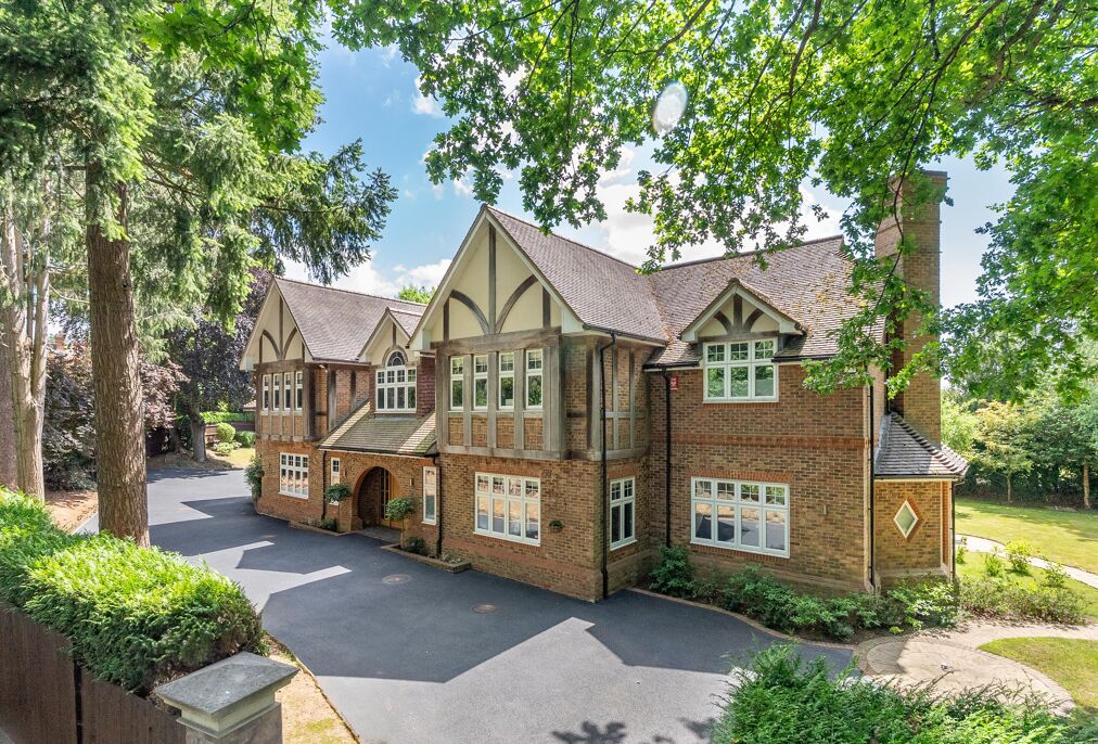 Image of Leigh Hill Road, Cobham, Surrey, KT11