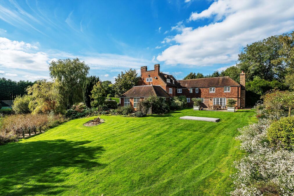 Image of Effingham Common Road, Effingham, Leatherhead, Surrey, KT24