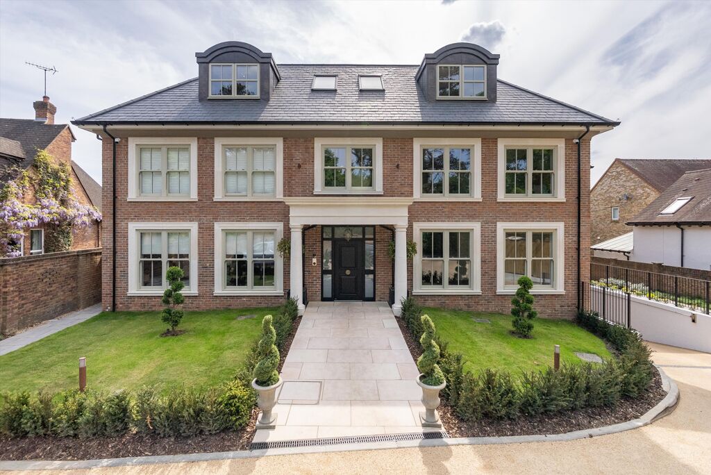 Image of Leigh Court Close, Cobham, KT11