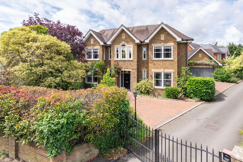 Image of Pony Chase, Cobham, Surrey, KT11