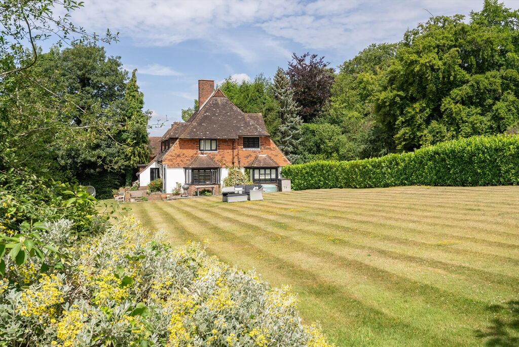 Image of Beech Avenue, Effingham, Surrey, KT24