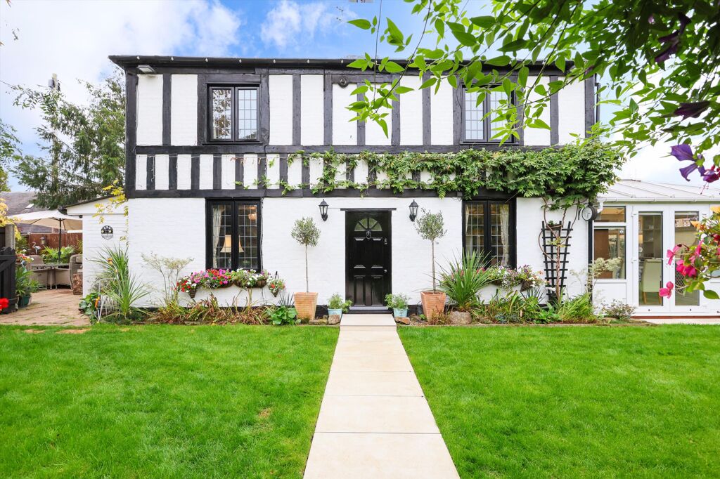 Image of High Road, Byfleet, West Byfleet, Surrey, KT14