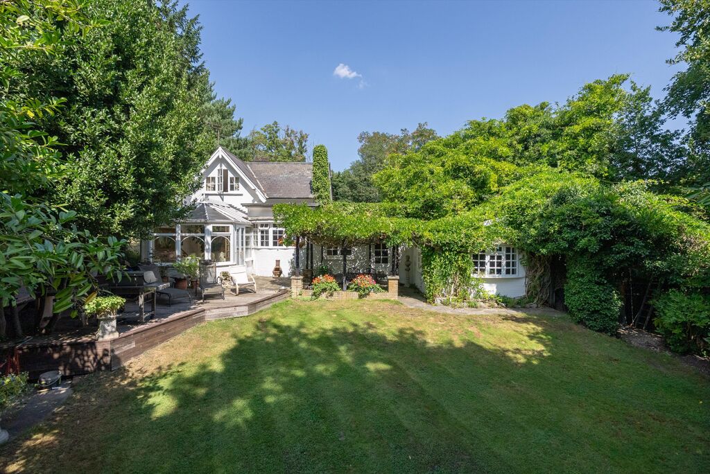 Image of Byfleet Road, Cobham, Surrey, KT11