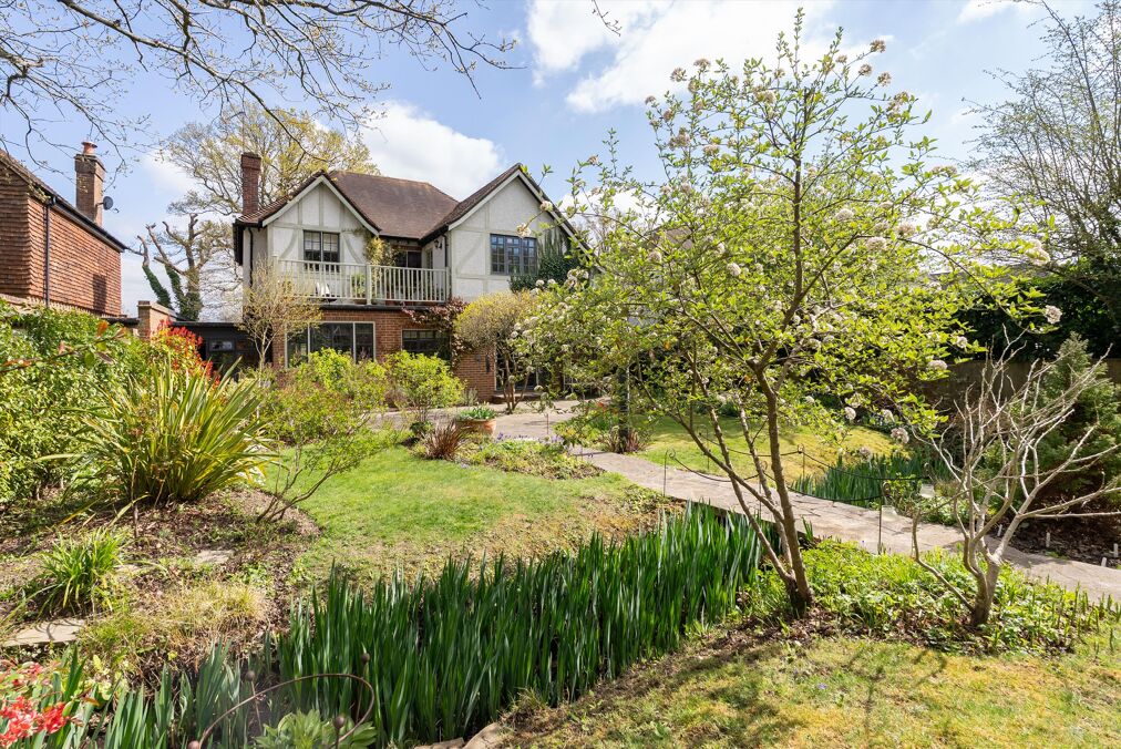 Image of Blundel Lane, Stoke D'abernon, Cobham, Surrey, KT11