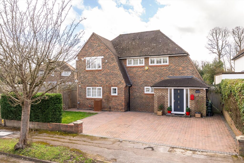 Image of Evelyn Way, Stoke d'Abernon, Cobham, Surrey KT11