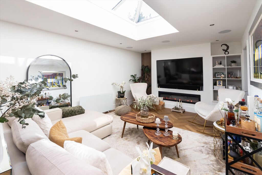 Image of Evelyn Way, Stoke d'Abernon, Cobham, Surrey KT11