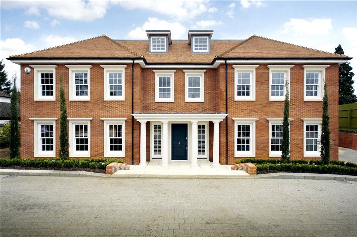 house for sale in Fairmile Avenue, Cobham, Surrey, KT11 CBM080102
