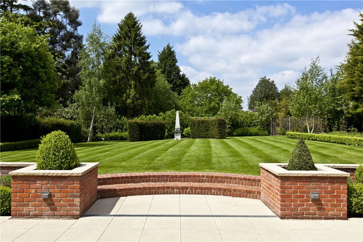 house for sale in Fairmile Avenue, Cobham, Surrey, KT11 CBM080102