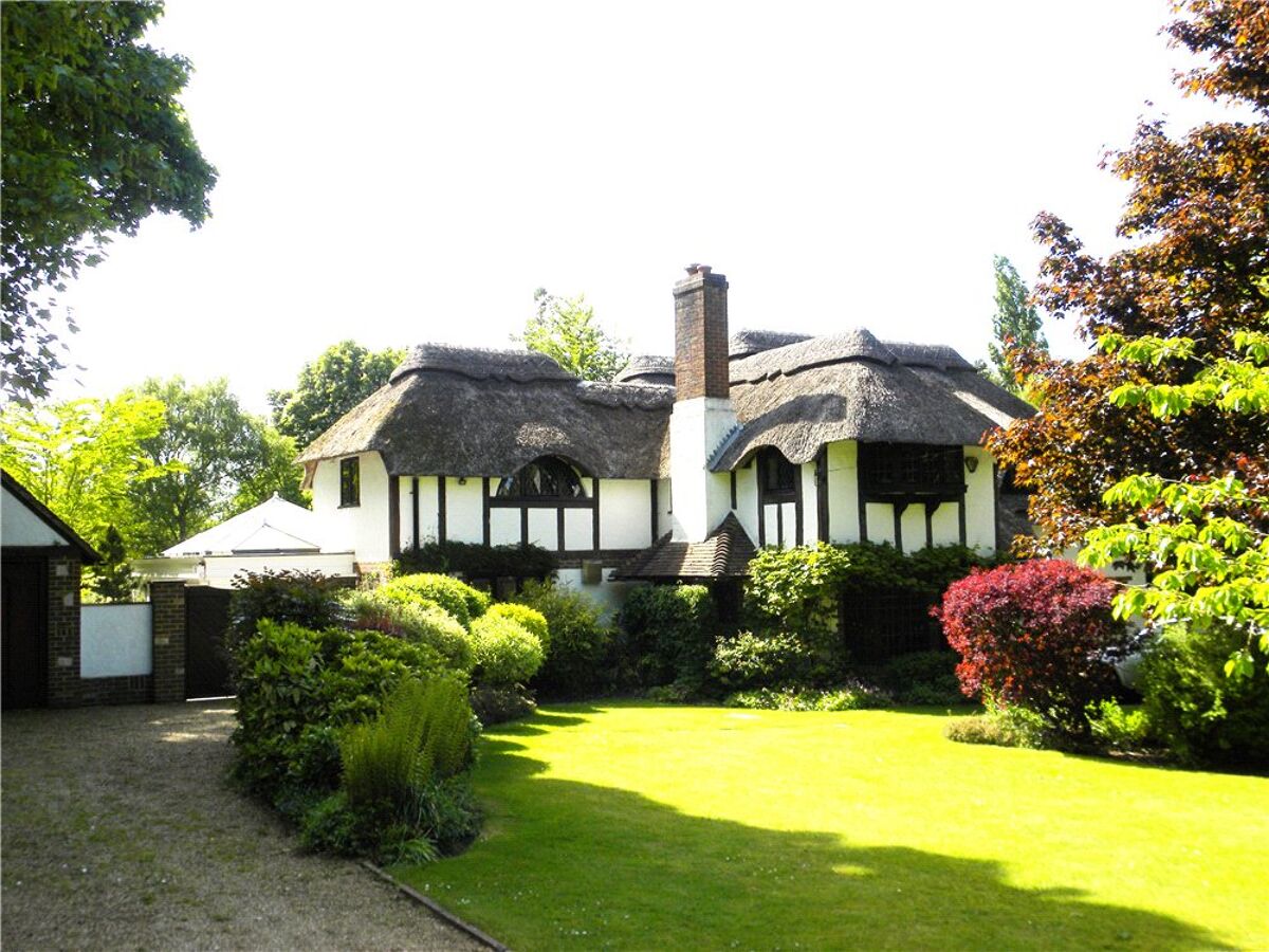 house for sale in The Warren, East Horsley, Surrey, KT24 CBM090128 Knight Frank