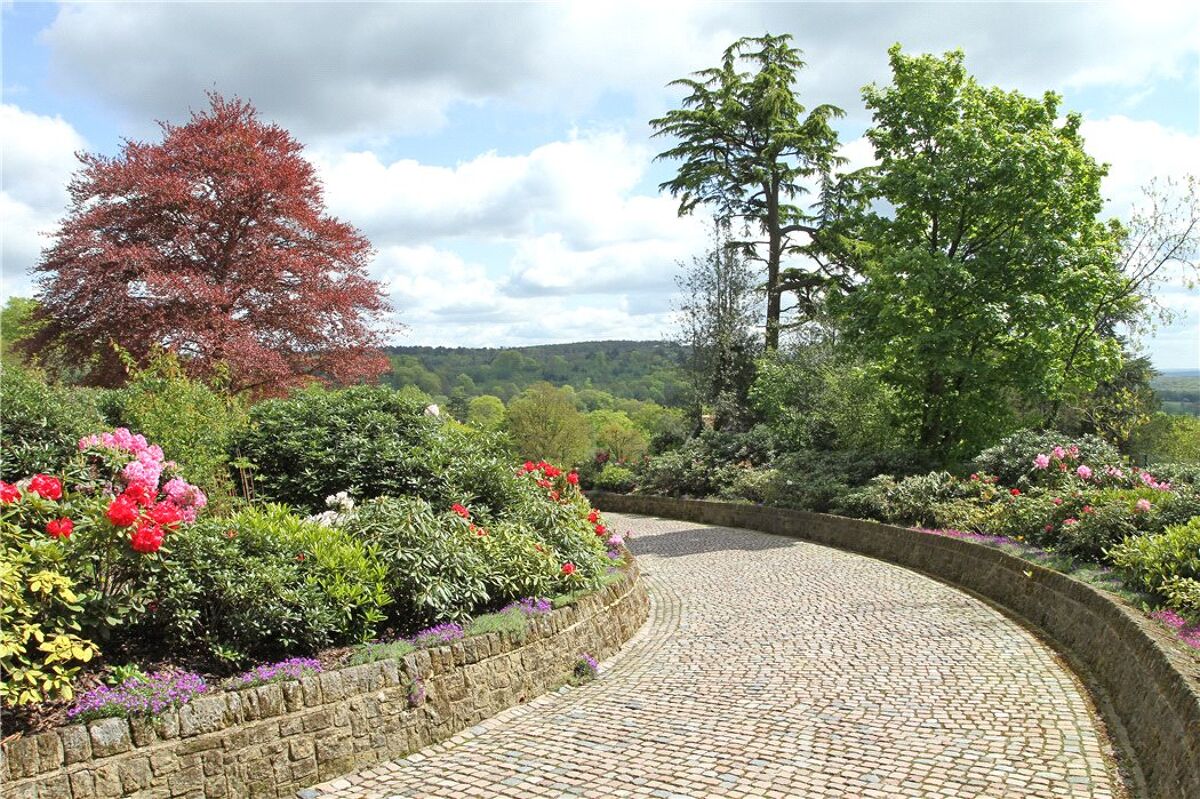 house for sale in Moon Hall Road, Ewhurst, Cranleigh, Surrey, GU6