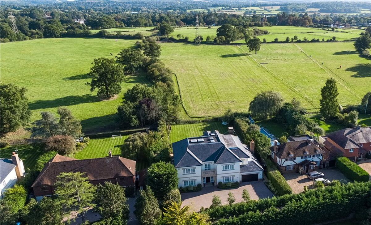 house for sale in Manor Way, Oxshott, Surrey, KT22 CBM140069 Knight