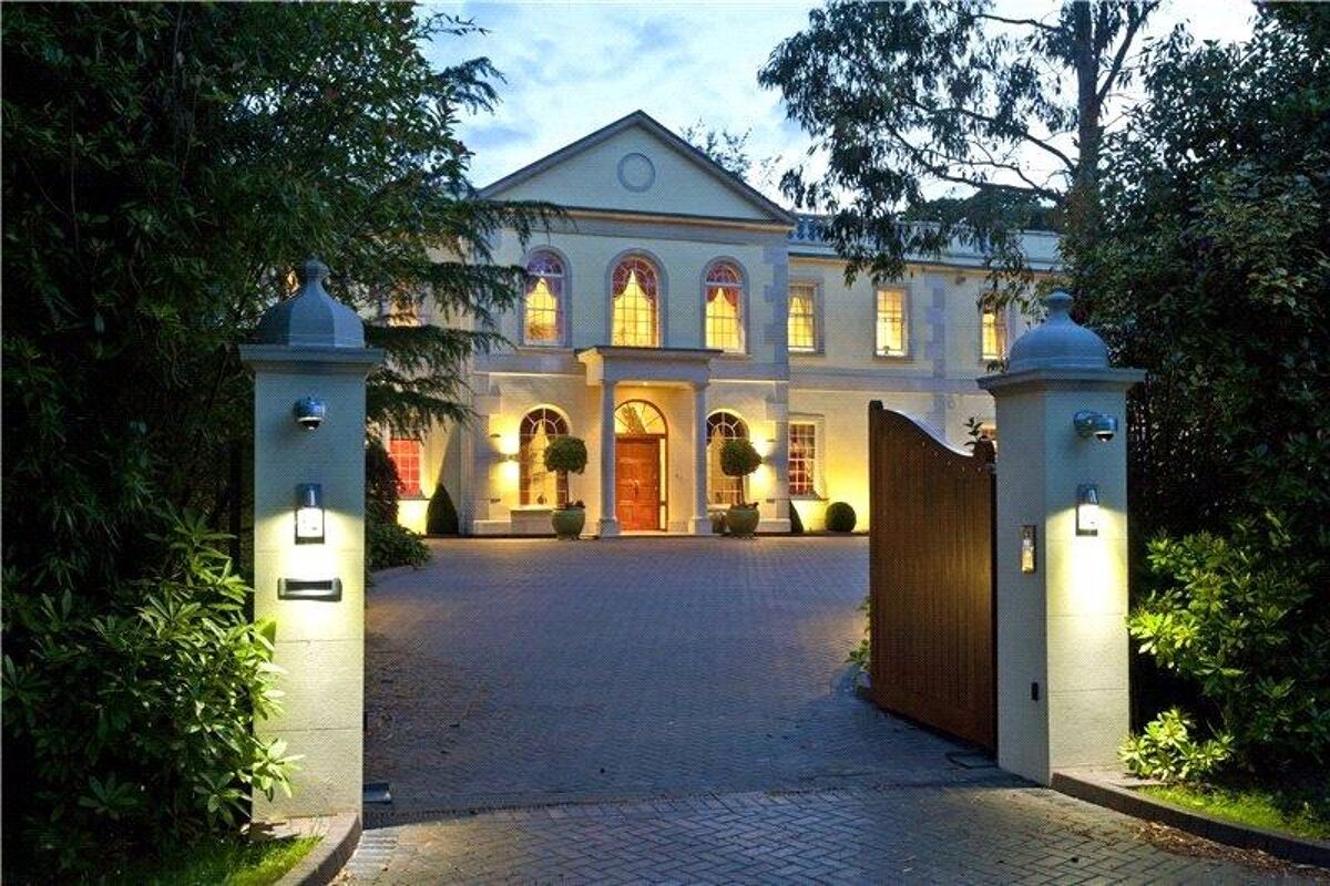 house for sale in Birds Hill Road, Oxshott, Leatherhead, Surrey, KT22