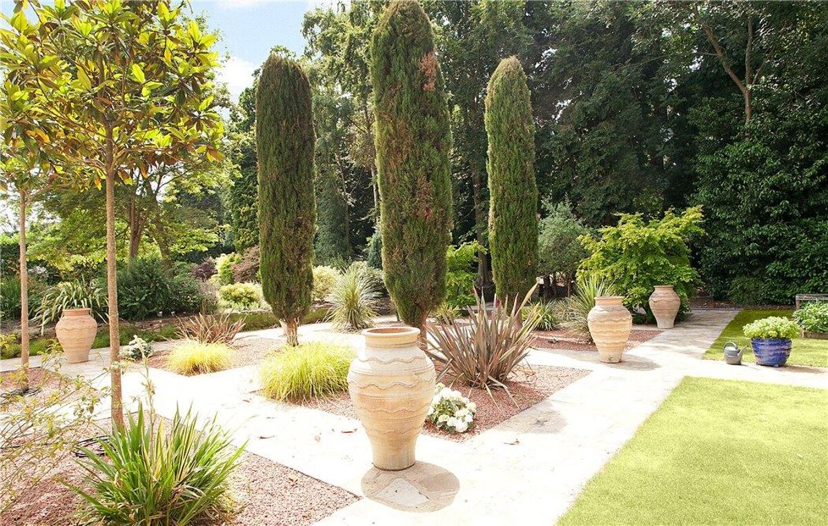 house for sale in Birds Hill Road, Oxshott, Leatherhead, Surrey, KT22