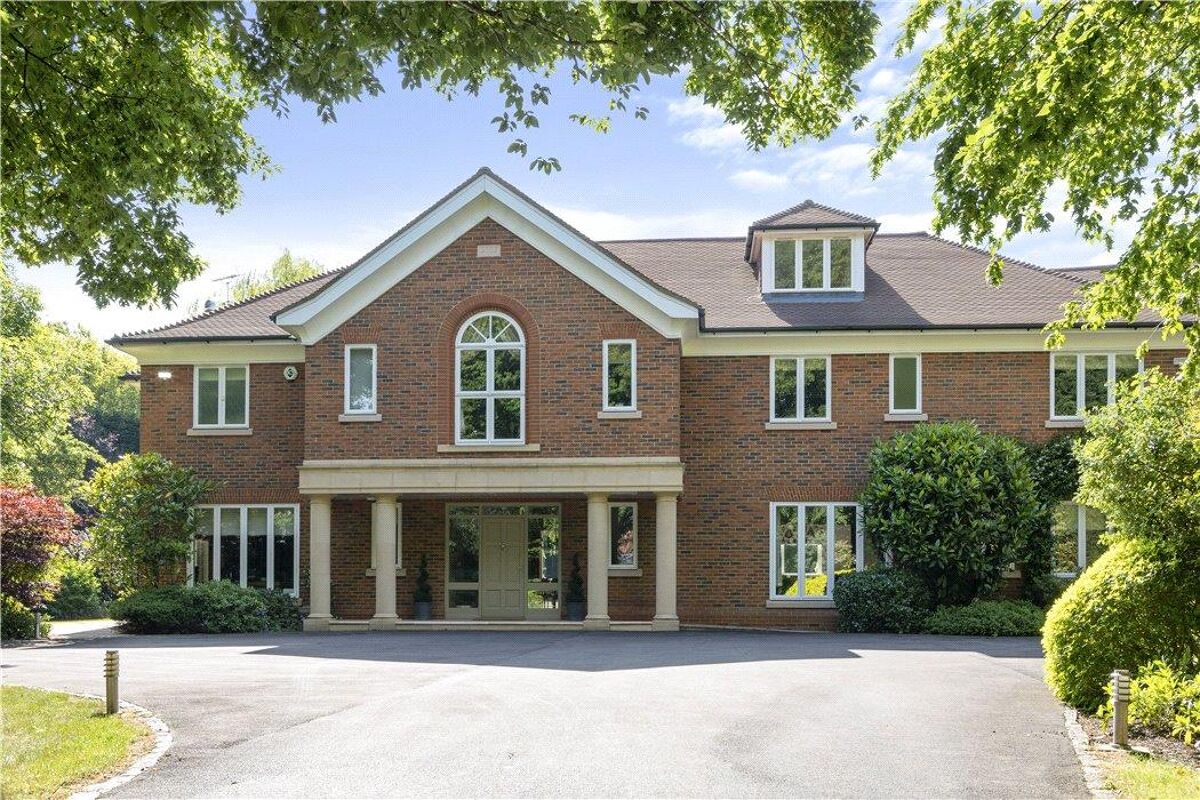 house for sale in Fairoak Lane, Oxshott, Leatherhead, Surrey, KT22